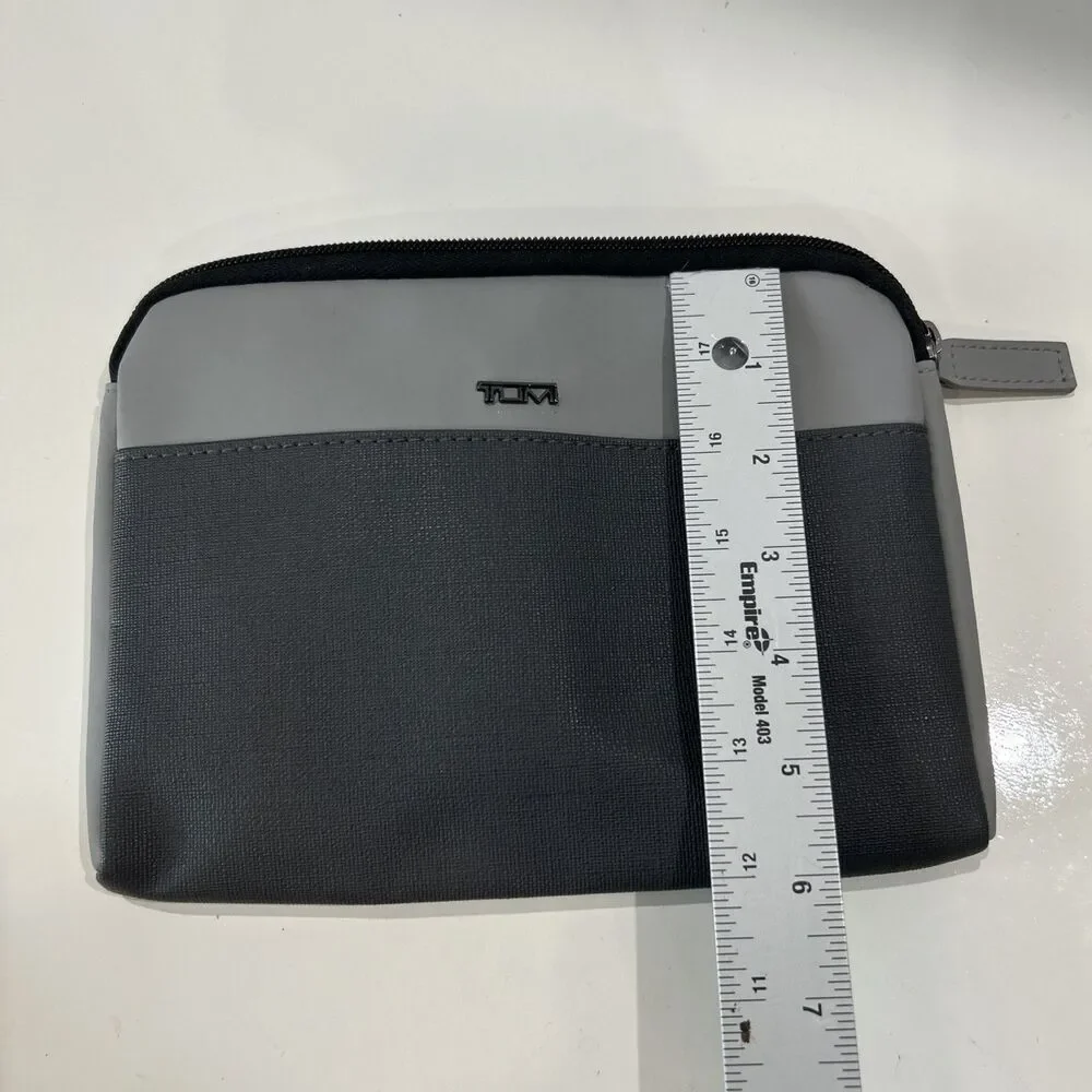 Tumi For Delta Small Gray Amenity Kit Travel Toiletry Bag Socks Eye Masks